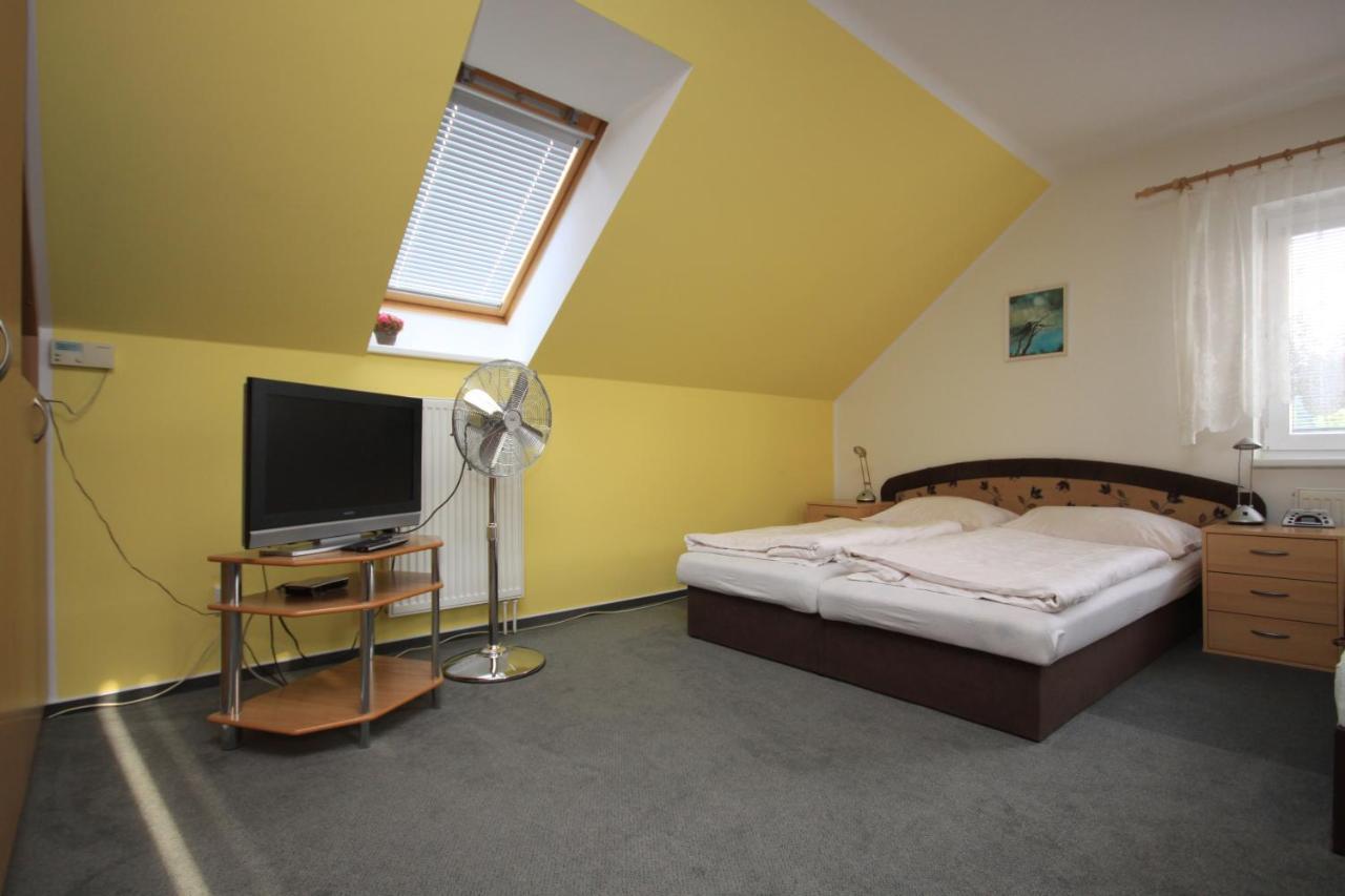 Apartman Pod Cernou Horou Rožnov pod Radhoštěm Zewnętrze zdjęcie