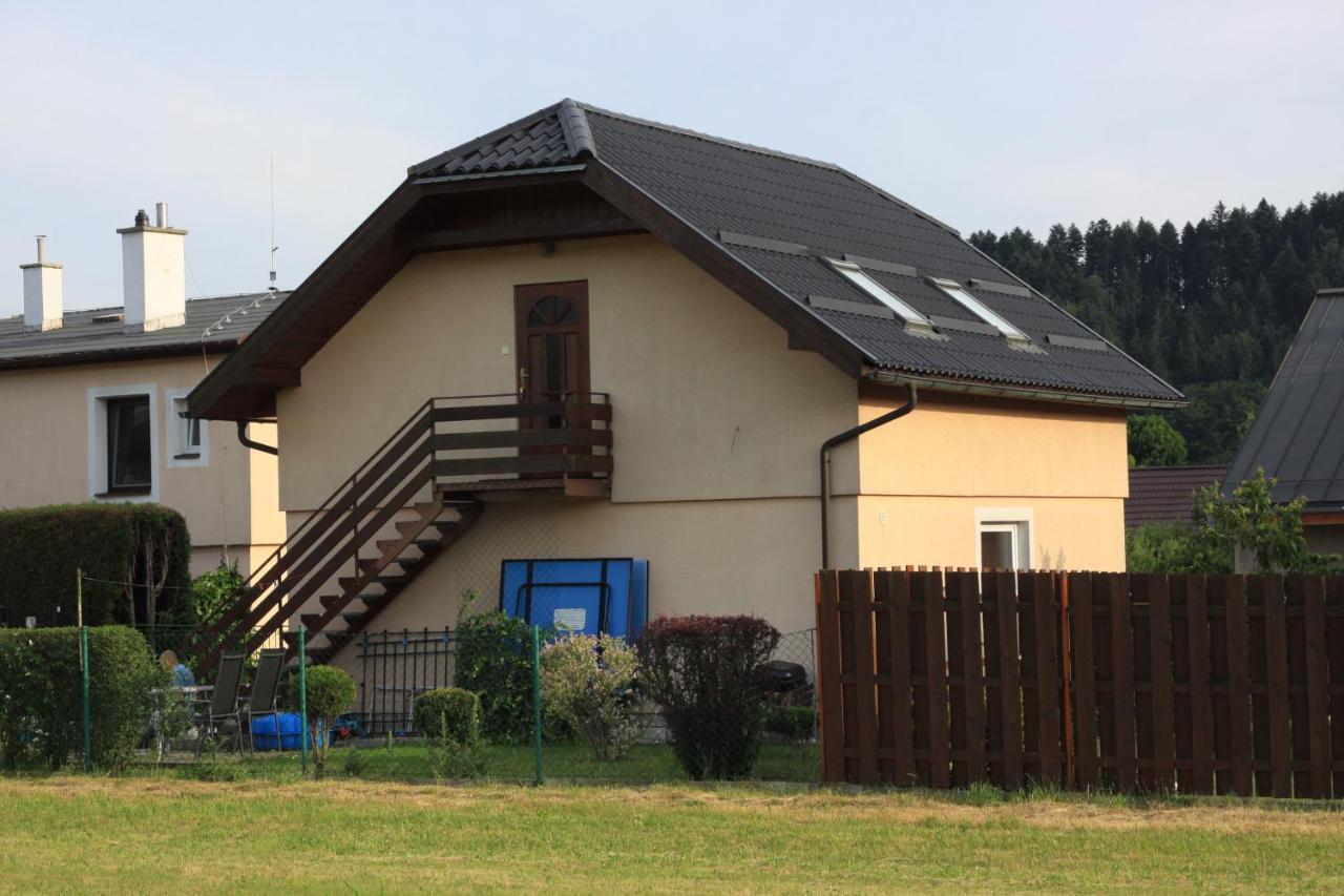 Apartman Pod Cernou Horou Rožnov pod Radhoštěm Zewnętrze zdjęcie